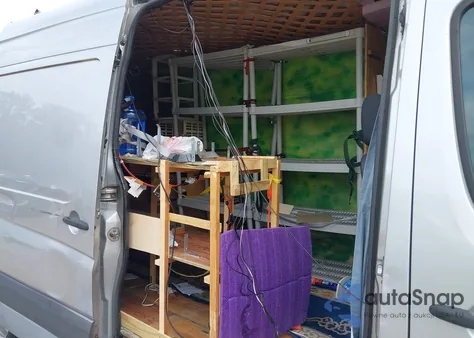 2011 Mercedes-Benz Sprinter 3500 z USA, uszkodzony, nr VIN WD3PF4CC7B5524093